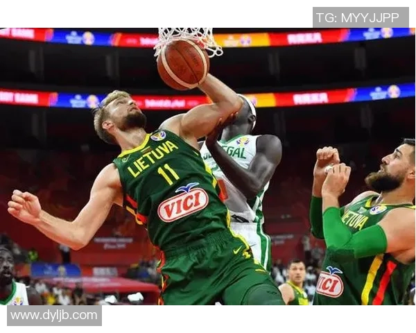 季后赛激战新疆对阵四川双方全力以赴争夺晋级名额的精彩对决 季后赛激战新疆对阵四川双方全力以赴争夺晋级名额的精彩对决